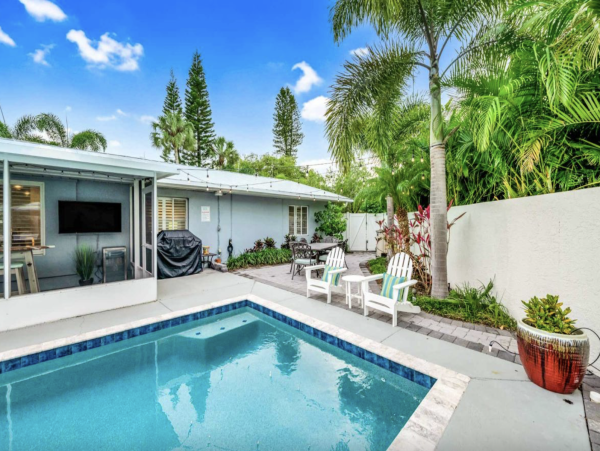Lido Key Vacation House with Pool Near St. Armands Circle